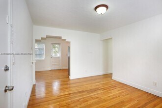 23 Phoenetia Ave in Coral Gables, FL - Building Photo - Building Photo