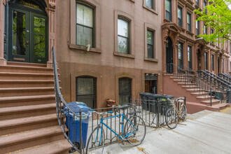 12 St James Place in Brooklyn, NY - Building Photo - Building Photo