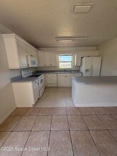 229 Broadview Dr in Cocoa, FL - Foto de edificio - Building Photo