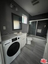 17805 Lanark St in Los Angeles, CA - Building Photo - Building Photo