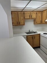 4154 Inverrary Dr in Lauderhill, FL - Building Photo - Building Photo