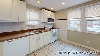 22-24 Kelley Ct., Unit 24 in Boston, MA - Building Photo