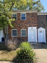 611 Anvil Rd in Fredericksburg, VA - Building Photo