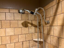 1622 Royo Ranchero Dr in Yuba City, CA - Building Photo