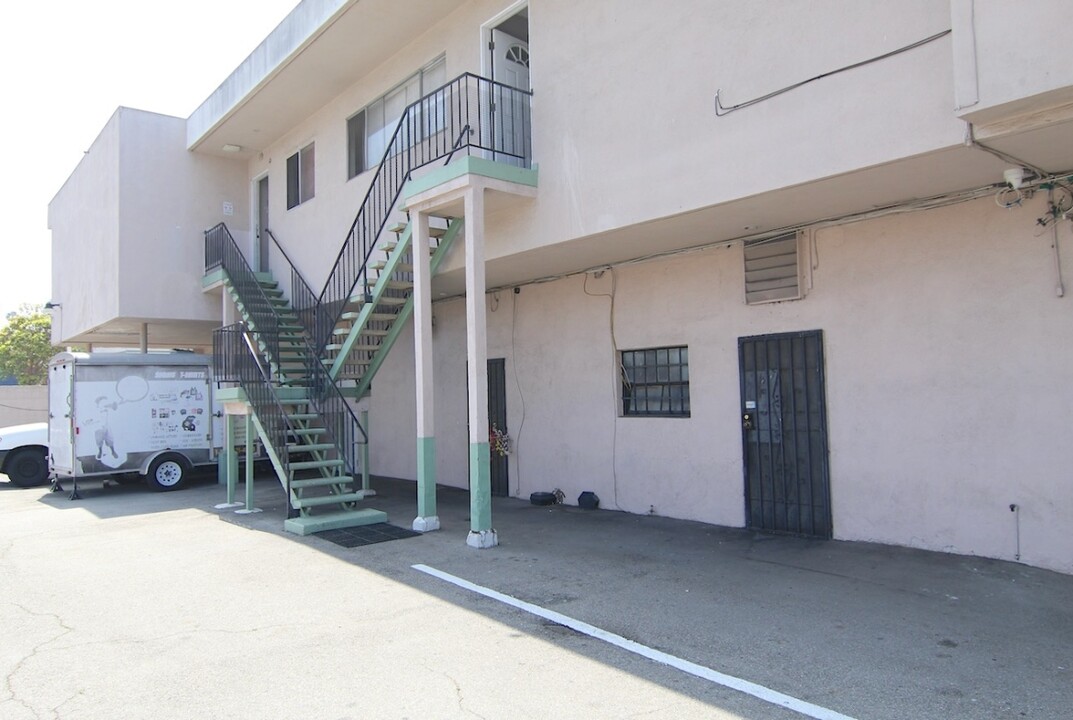 3247 W Century Blvd, Unit 7 in Inglewood, CA - Building Photo