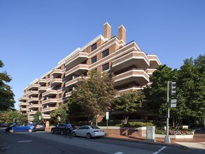 Emerson House on the Park in Washington, DC - Foto de edificio - Building Photo