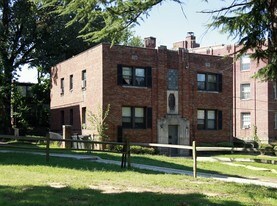 Carter Frederick Apartments in Evanston, IL - Building Photo