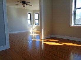 1511 W 82nd St in Chicago, IL - Building Photo