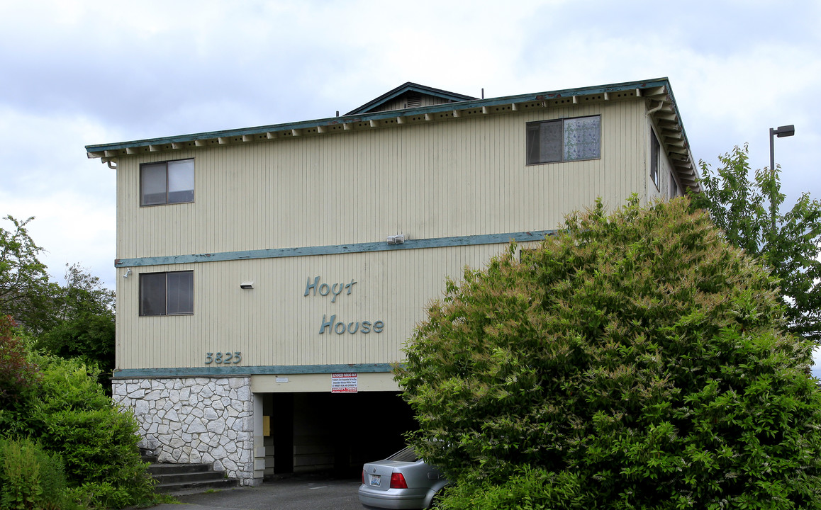 Hoyt House in Everett, WA - Building Photo