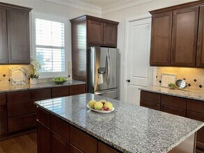 170 W Breezy Way in The Woodlands, TX - Building Photo - Building Photo