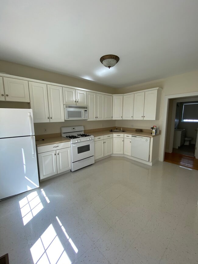 213 Dana Ave, Unit 1