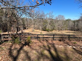 8373 Brewer Rd in Douglasville, GA - Building Photo