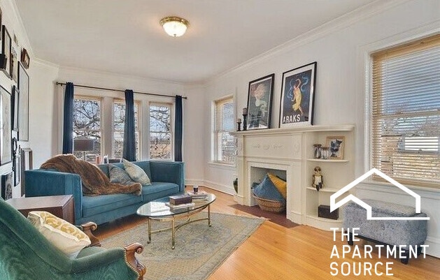 property at 4521 N Harding Ave