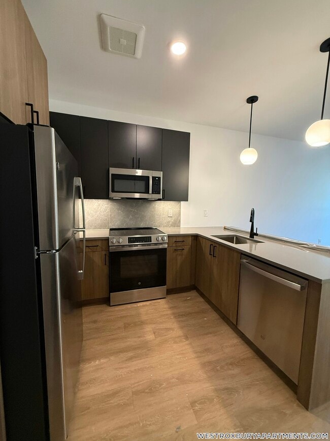 199 Gardner St in Boston, MA - Foto de edificio - Building Photo