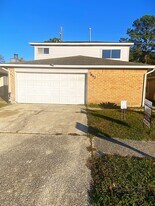 7842 Winehill Ln in Houston, TX - Building Photo