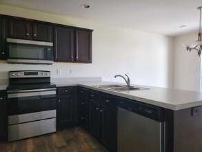 126 Redstone Dr in Denver, PA - Building Photo - Building Photo