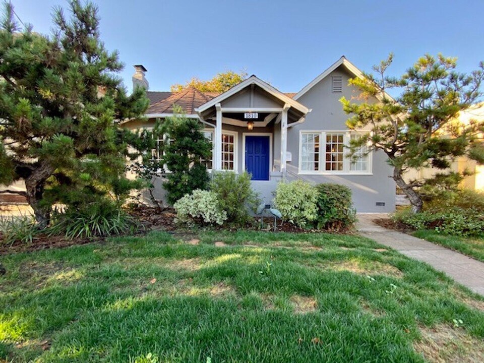 1810 Pacific Ave in Alameda, CA - Building Photo