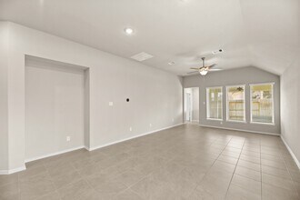 1330 Lakeside Crk Rd in Magnolia, TX - Building Photo - Building Photo