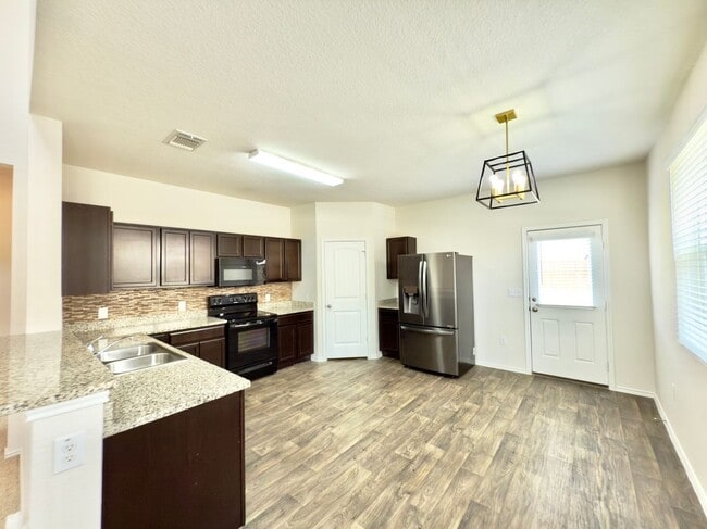 14912 Shalestone Way in Manor, TX - Building Photo - Building Photo