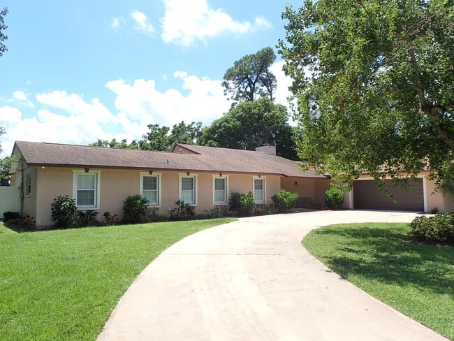 525 Hidden Creek Dr in Merritt Island, FL - Building Photo - Building Photo