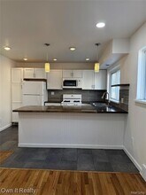 641 E Brockton Ave in Madison Heights, MI - Building Photo - Building Photo