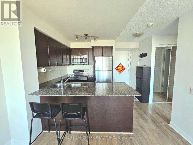 525 Wilson Ave in Toronto, ON - Building Photo - Building Photo