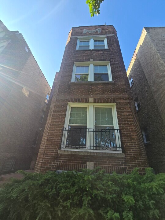 4842 Elm St, Unit 3 in Skokie, IL - Foto de edificio