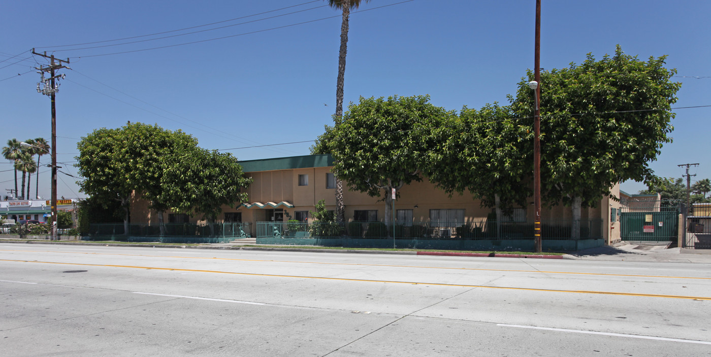 3822 Baldwin Ave in El Monte, CA - Building Photo