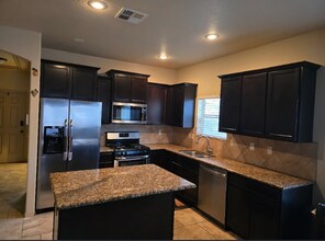 13844 Hollywood in Horizon City, TX - Building Photo - Building Photo