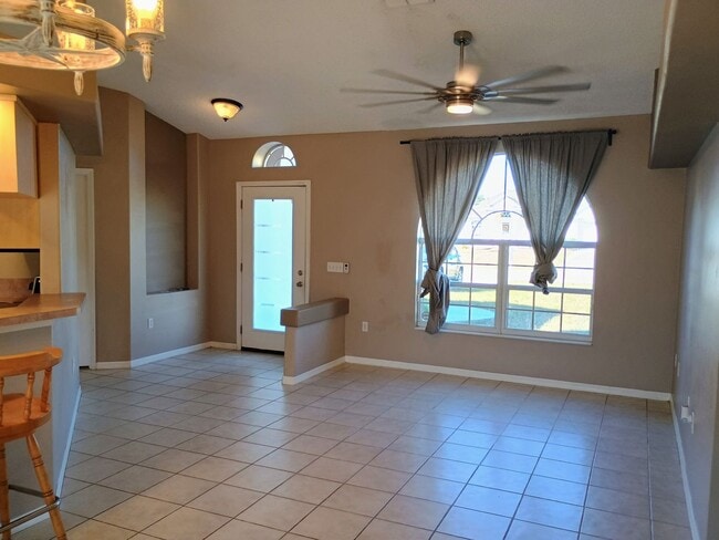 11624 Linden Dr in Spring Hill, FL - Building Photo - Building Photo