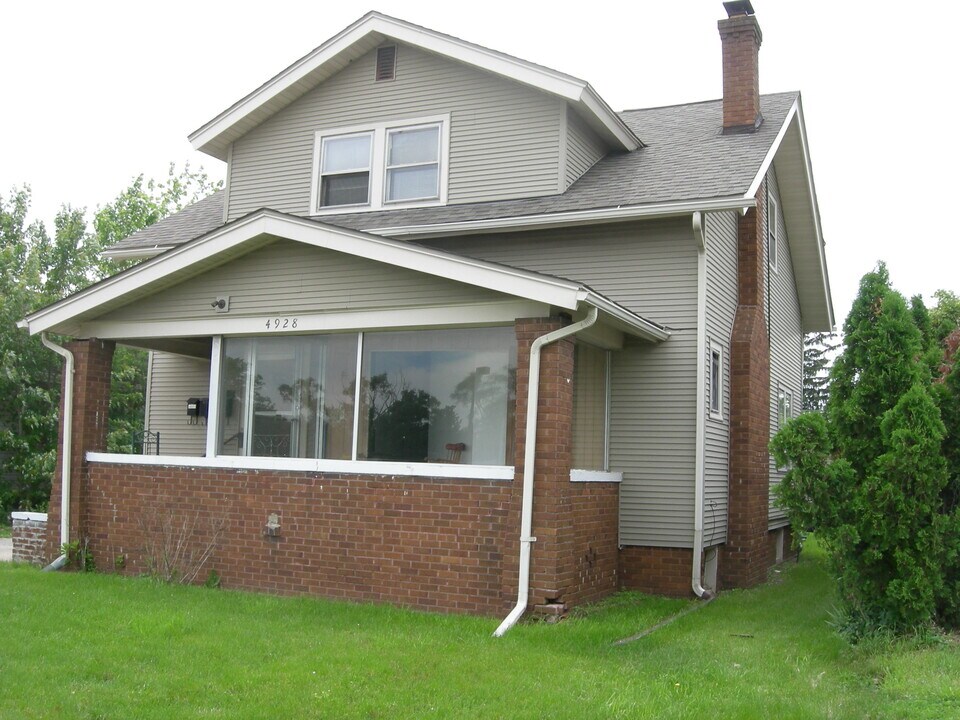 4928 N 2nd St, Unit 2 in Loves Park, IL - Building Photo