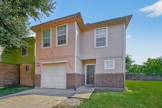 4967 S Cancun in Houston, TX - Building Photo - Building Photo