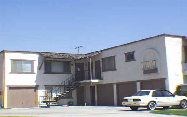 9221 Wheeler Ct in Fontana, CA - Foto de edificio - Building Photo