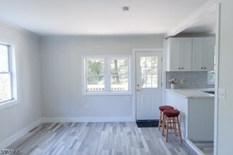 4 Bear Pond Trail in Byram Township, NJ - Building Photo - Building Photo