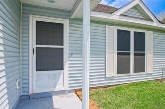 354 E Suncrest Loop in Slidell, LA - Building Photo - Building Photo
