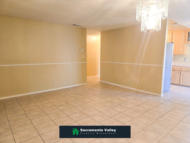 8765 Crucero Dr in Elk Grove, CA - Building Photo - Building Photo