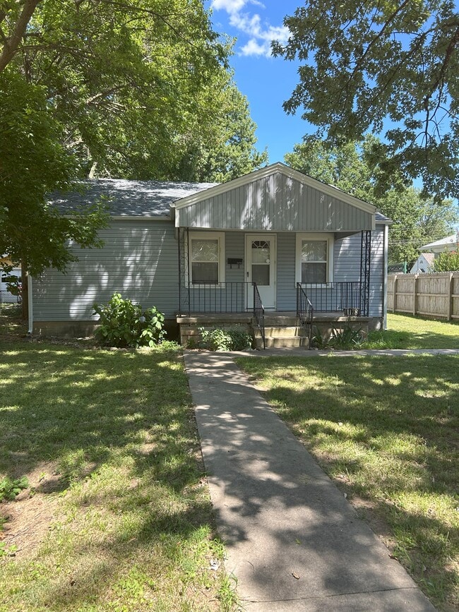 property at 1178 S Pennsylvania Ave