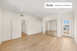 Private bedroom in 4 bed/4 bath Home in Los Angeles, CA - Building Photo - Building Photo