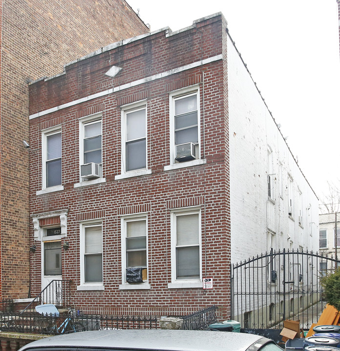 1527 W 11th St in Brooklyn, NY - Foto de edificio