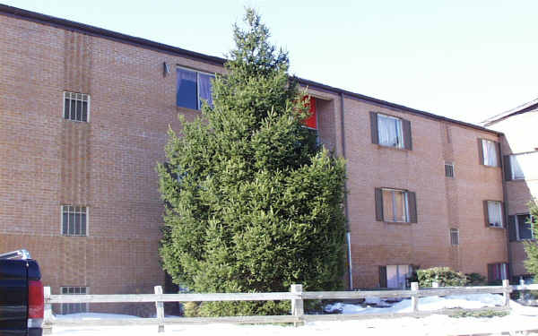 Prince Cole Apartments in Manassas, VA - Building Photo