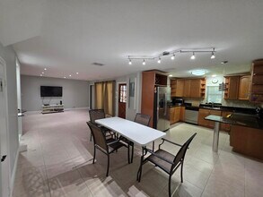 9460 SW 61st Way in Boca Raton, FL - Building Photo - Building Photo