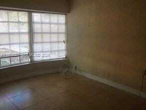 5604 Hayes St in Hollywood, FL - Building Photo - Building Photo