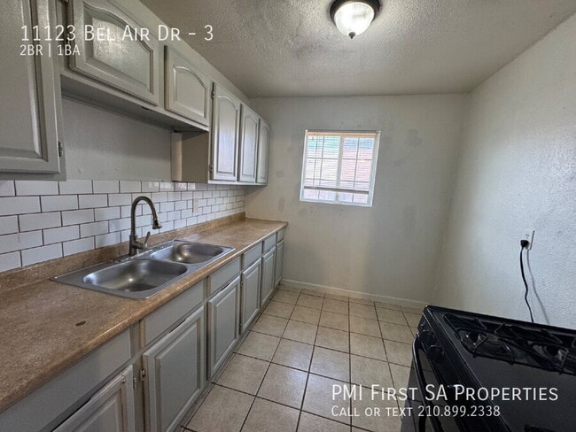 11123 Belair Dr in San Antonio, TX - Building Photo - Building Photo