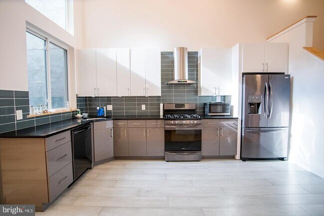 1634 Ridge Ave in Philadelphia, PA - Building Photo - Building Photo