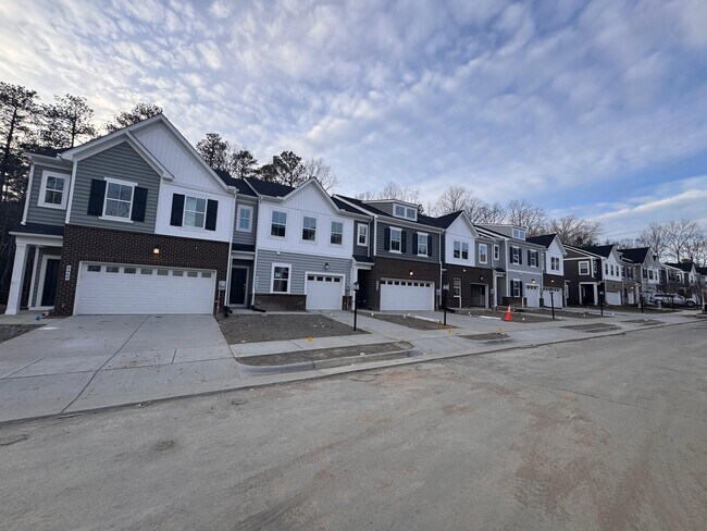 6025 Crosswinds Dr in Chesterfield, VA - Building Photo - Building Photo