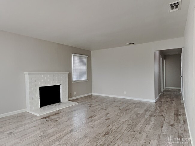 6574 Golf View Dr in Sacramento, CA - Building Photo - Building Photo