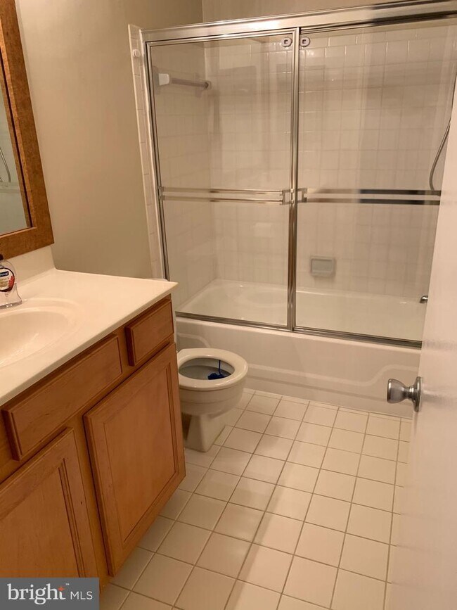 8101 Needwood Rd-Unit -T101 in Derwood, MD - Building Photo - Building Photo