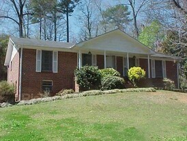 1928 Poplar Dr in Gardendale, AL - Building Photo