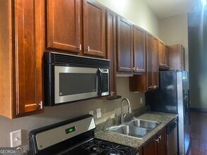 1195 Milton Terrace SE, Unit 2304 in Atlanta, GA - Building Photo - Building Photo