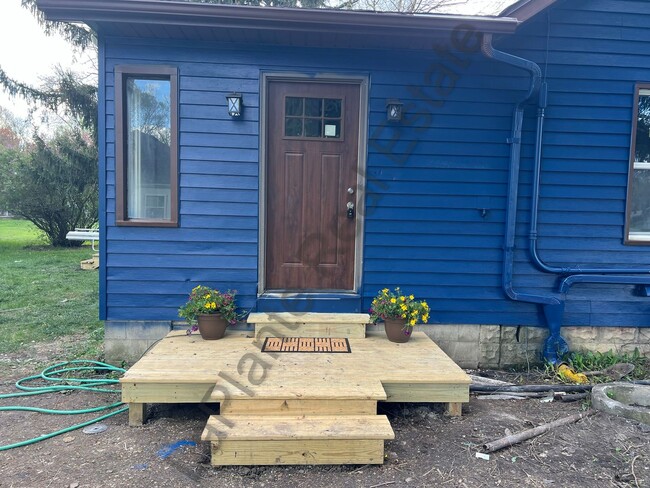 9155 Maumee Western Rd in Monclova, OH - Building Photo - Building Photo